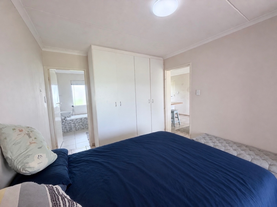 1 Bedroom Property for Sale in Bloubergstrand Western Cape